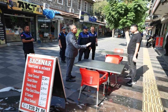 MERSİN’DE KALDIRIM İŞGALİNE GEÇİT YOK