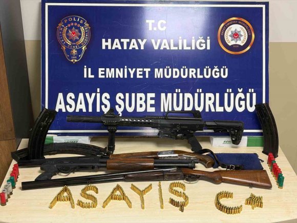 "2 MİLYON TL BORCUN VAR" DEYİP İŞ ADAMINI ÖLÜMLE TEHDİT EDEN KADIN VE ERKEK ŞÜPHELİ POLİSTEN KAÇAMADI