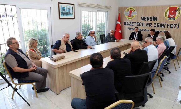 BEŞİKCİ: "BASIN, YÖNETİCİLERİN HATAYA DÜŞMESİNİ ENGELLEYEN EN ÖNEMLİ GÜÇLERDEN BİRİ"