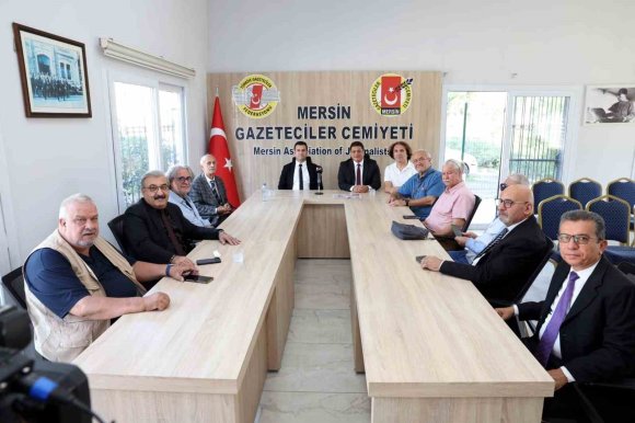BEŞİKCİ: "BASIN, YÖNETİCİLERİN HATAYA DÜŞMESİNİ ENGELLEYEN EN ÖNEMLİ GÜÇLERDEN BİRİ"