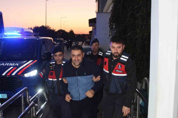 ÇUKUROVA BELEDİYESİ SORUŞTURMASINDA MEVCUT BAŞKAN EMRAH KOZAY DAHİL 34 ŞÜPHELİ TUTUKLANDI