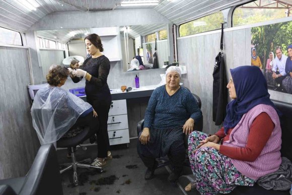 MERSİN’DE MOBİL KUAFÖR HİZMETİ 40 BİN 100 KİŞİYE ULAŞTI