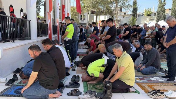 OSMANİYE’DE TARİHİ ENVAR-UL HAMİT CAMİİ DUALARLA YENİDEN İBADETE AÇILDI