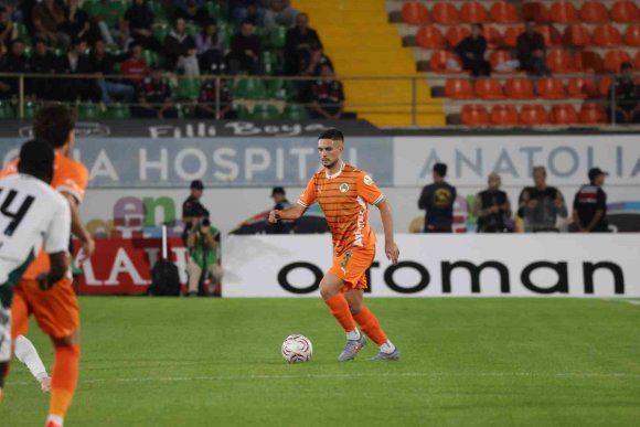 TRENDYOL SÜPER LİG: CORENDON ALANYASPOR: 0 - KOCAELİSPOR: 2 (İLK YARI)