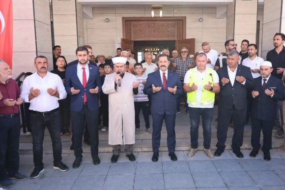 HATAY’DA DEPREM SONRASI İNŞA EDİLEN 138. CAMİ İBADETE AÇILDI