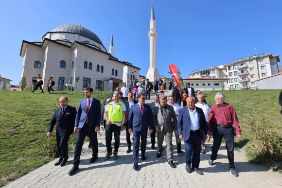 HATAY’DA DEPREM SONRASI İNŞA EDİLEN 138. CAMİ İBADETE AÇILDI
