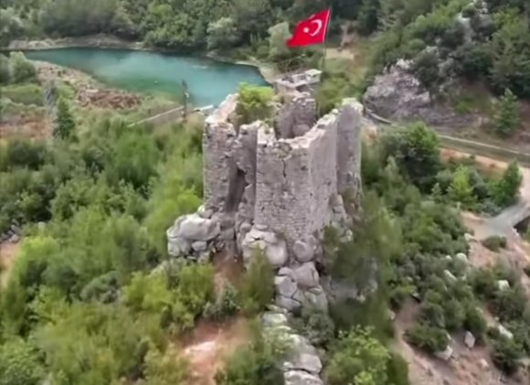 ASIRLARA MEYDAN OKUYAN SESSİZ TANIK: 16 ASIRLIK HAŞTIRIN KALESİ GEÇMİŞİN İZLERİNİ GÜNÜMÜZE TAŞIYOR