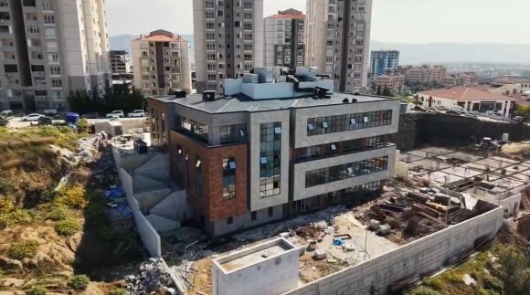 ANTAKYA’DA ÜÇ KAMU HİZMET BİNASININ İNŞAATI SÜRÜYOR