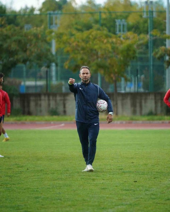 KAHRAMANMARAŞ İSTİKLALSPOR’DA TEKNİK DİREKTÖR İLE YOLLAR AYRILDI
