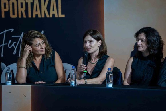 "ARTAKALAN" FİLMİNİN İLK GÖSTERİMİ YAPILDI, YÖNETMEN VE OYUNCULAR SÖYLEŞİDE SEYİRCİYLE BULUŞTU