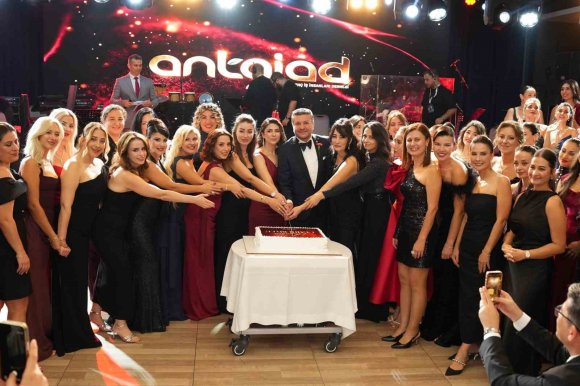 ANTGİAD, CUMHURİYET’İN 103. YILINI CUMHURİYET BALOSU İLE KUTLADI