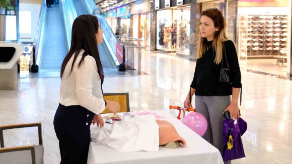 MERSİN’DE MEME KANSERİNE KARŞI FARKINDALIK ÇALIŞMASI