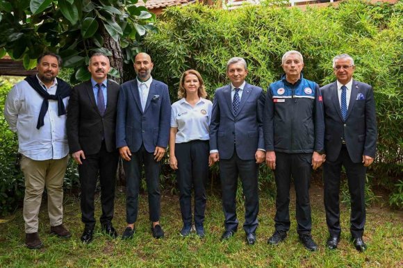 VALİ ŞAHİN: "DENİZALTI YAŞAMINI YENİDEN İNŞA EDECEĞİZ"