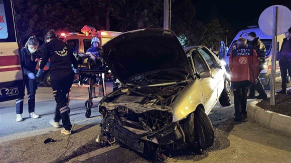 BURDUR’DA ALKOLLÜ SÜRÜCÜNÜN ÇARPTIĞI OTOMOBİLİN SÜRÜCÜSÜNDEN ACI HABER
