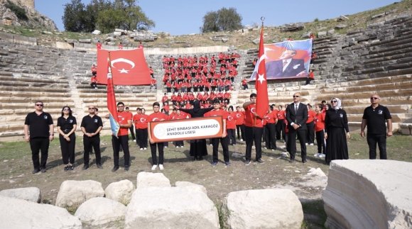OSMANİYE’DE 103 ÖĞRENCİ CUMHURİYET’İN 103. YILINI ANTİK KENTTE KUTLADI