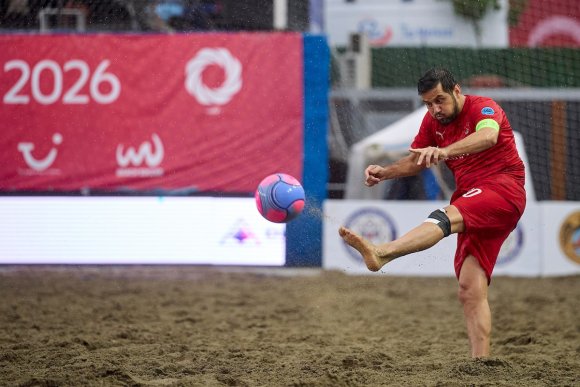 PLAJ FUTBOLU DÜNYA KULÜPLER ŞAMPİYONASI’NDA ALANYA BELEDİYESPOR PENALTILARLA ÇEYREK FİNALDE