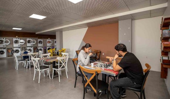 MERSİN’DE ÇAMAŞIR KAFEDEN 9 BİN 800 ÖĞRENCİ YARARLANDI