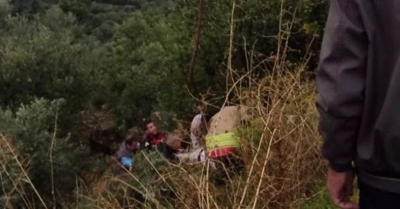DEFNE’DE KAYALIKLARDAN DÜŞEN VATANDAŞ YARALANDI