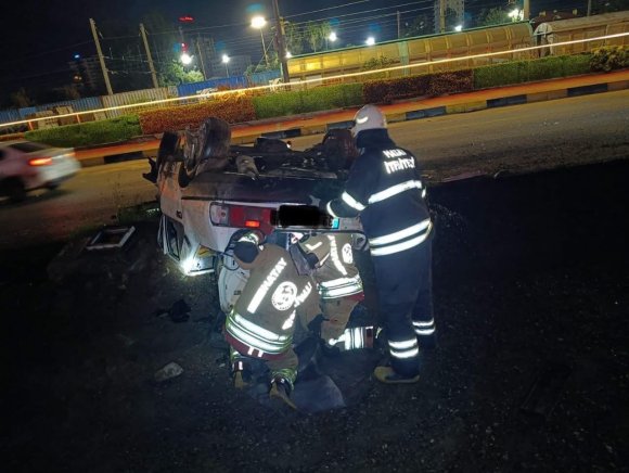 İSKENDERUN’DA OTOMOBİL TAKLA ATTI: 3 YARALI