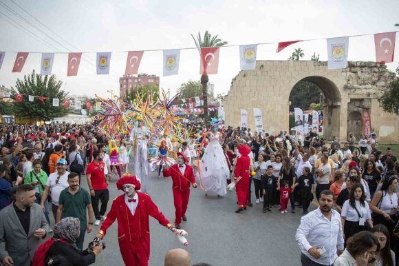 5. ULUSLARARASI TARSUS FESTİVALİ İÇİN GERİ SAYIM BAŞLADI