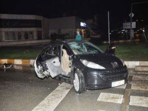 Trafik kazasında yaralanan kadın yaşam mücadelesini kaybetti