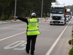 Sivil kadın polisler trafik canavarlarının korkulu rüyası oldu