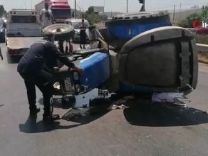 Traktörle otomobil çarpıştı: 4 yaralı