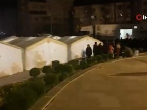Antalya Büyükşehir Belediyesi Hatay’da çadır kent kurdu