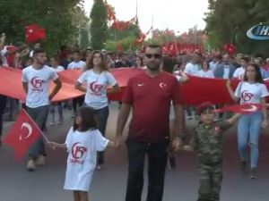 Antalya'da on binler darbeye karşı yürüdü