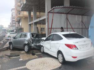 Araç hurdaya döndü, kimsenin burnu kanamadı