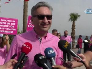 Antalya'da kadınlardan pembe yürüyüş