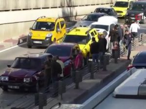 Antalya'da 7 aracın karıştığı zincirleme kaza: 2 yaralı