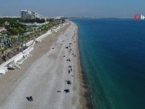 Antalya yaza kaldığı yerden devam ediyor