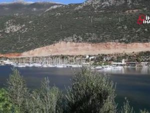 Kaş’ta kar sürprizi